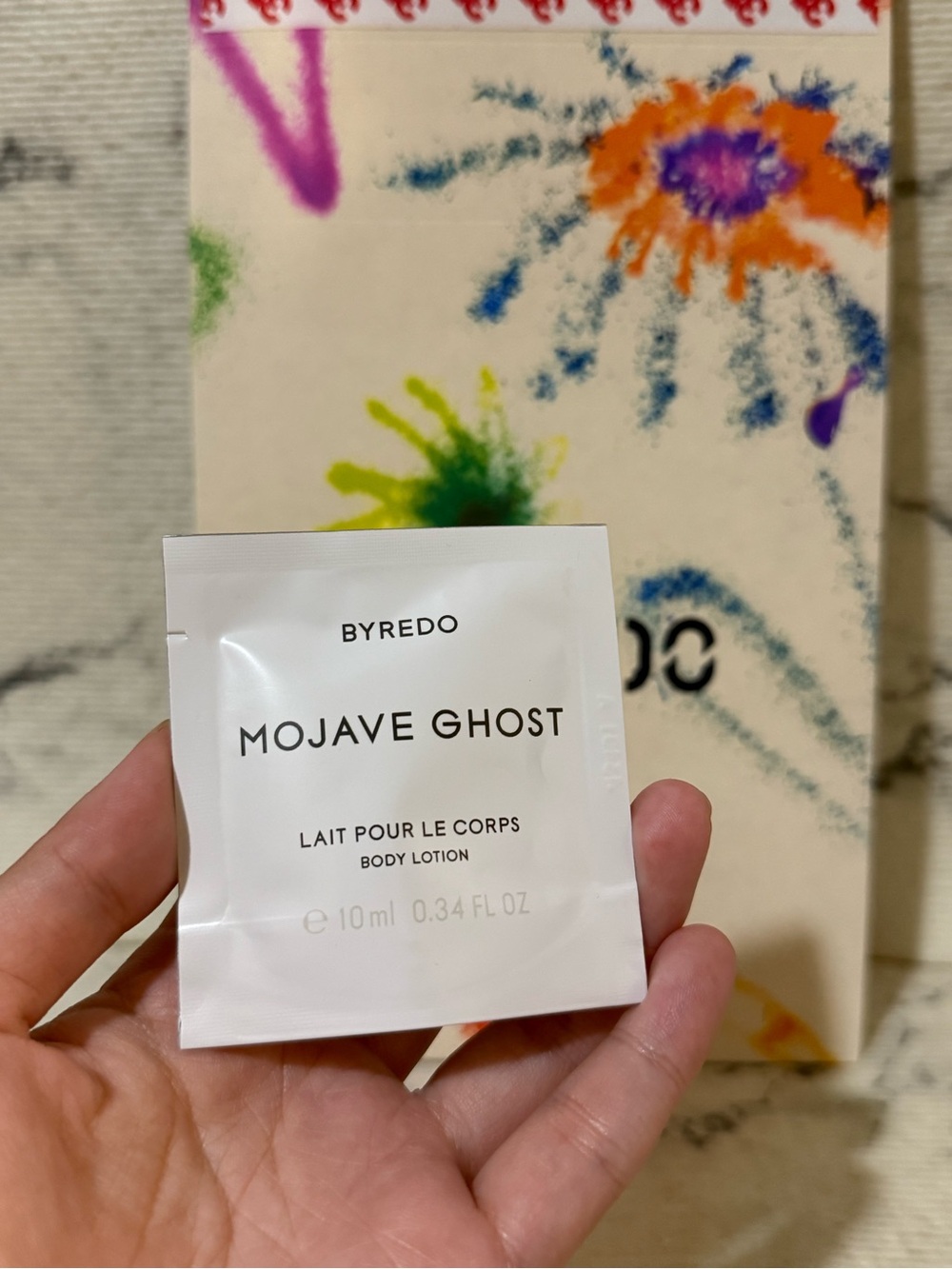Byredo Sample Set w/ Colorful Gift Bag: Mojave Ghost Body Lotion & Blanche Wash - Picture 5 of 9